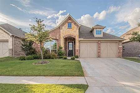 6821 Cambridge Drive North Richland Hills, TX 76180