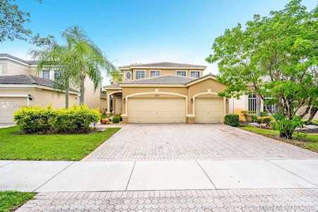 6301 SW 195th Ave Pembroke Pines, FL 33332