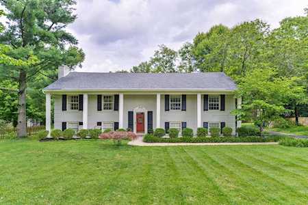 701 Hickory Ln Anchorage, KY 40223