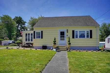 21 Brian Rd Lowell, MA 01850