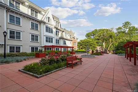 225 Stanley Avenue #318 Mamaroneck, NY 10543