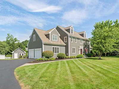 5 Woodchuck Hill Rd Shrewsbury, MA 01545