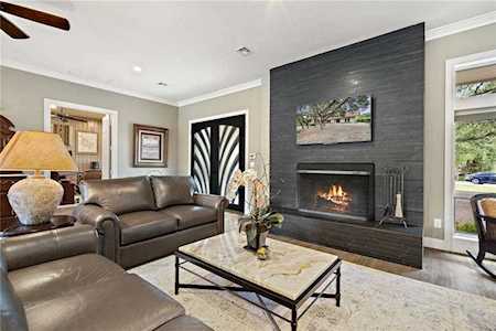 1 Gentlebrook Bnd The Hills, TX 78738