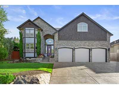543 E 17th Cir La Center, WA 98629