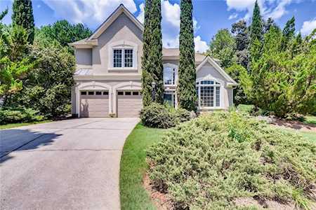 2046 Beaumont Ln Dunwoody, GA 30338