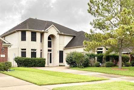 511 Colony Lake Estates Dr Stafford, TX 77477
