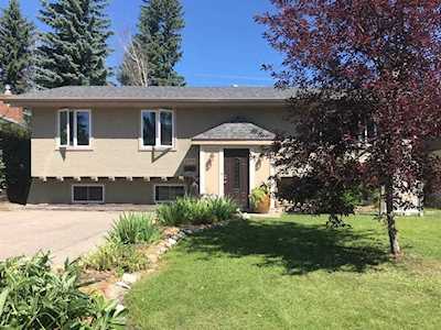 2918 Oakmoor Crescent SW Calgary, AB T2V 327
