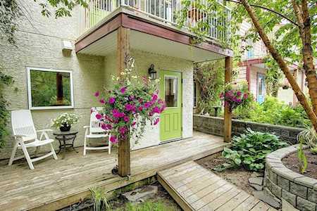 403 31 Ave NE #103 Calgary, AB T2E 9B3