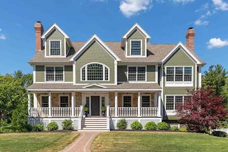 58 Molly Towne Rd North Andover, MA 01845