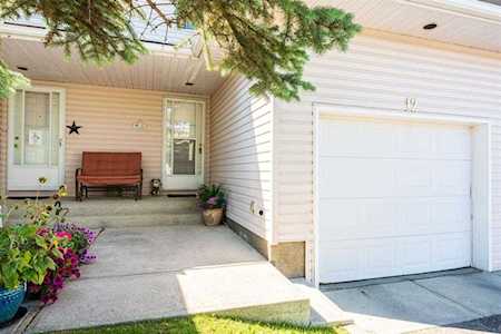 604 Griffin Rd W #12 Cochrane, AB T4C 1X2