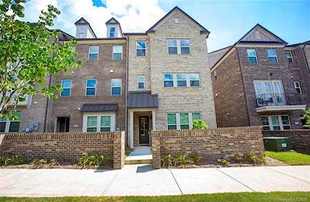 1328 E Woodlawn Rd Charlotte, NC 28209