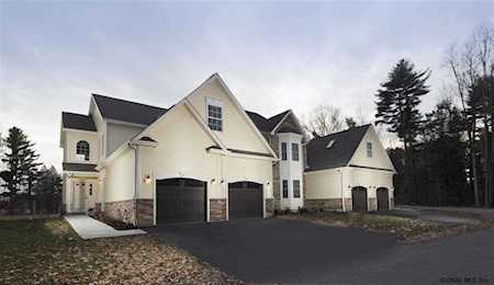 13 Cornerstone Dr Ballston Spa, NY 12020