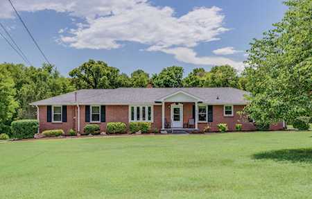 104 Sterling Ct Hendersonville, TN 37075