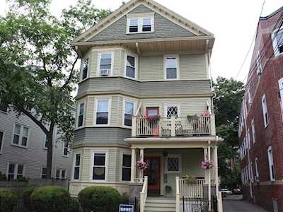 138 Davis Ave #3 Brookline, MA 02445