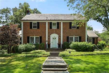 123 Aviemore Drive New Rochelle, NY 10804