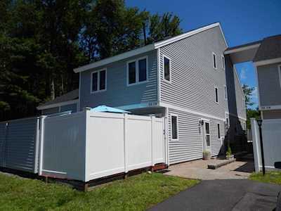56 Meadow Pond Dr #F Leominster, MA 01453