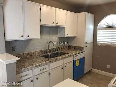 6844 Elm Creek Dr #203 Las Vegas, NV 89108