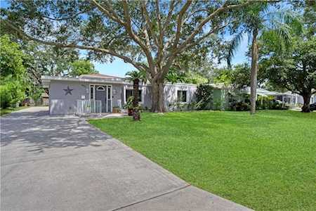 5911 10th St N St Petersburg, FL 33703