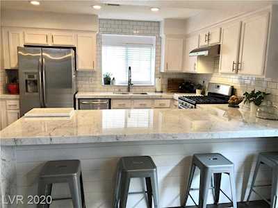 9353 Apache Springs Las Vegas, NV 89117