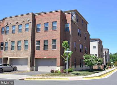 23398 Epperson Square Brambleton, VA 20148