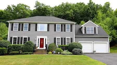 6 Seton Dr Shrewsbury, MA 01545