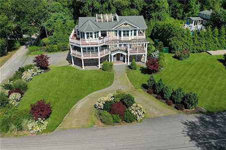 26 Starboard Ave Jamestown, RI 02835