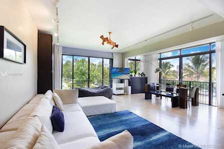 1000 Venetian Way #114 Miami, FL 33139
