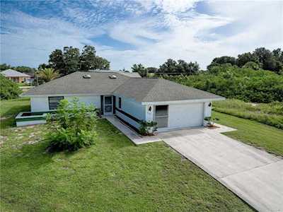 6400 Roberta Dr Englewood, FL 34224