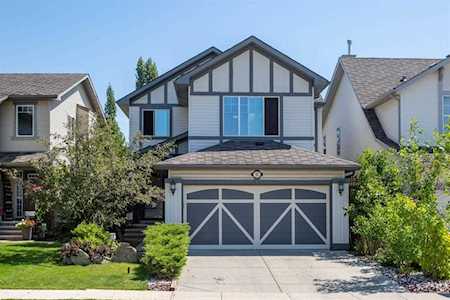92 New Brighton Dr SE Calgary, AB T2Z 4W5