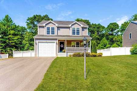 947 Dighton Woods Cir Dighton, MA 02715