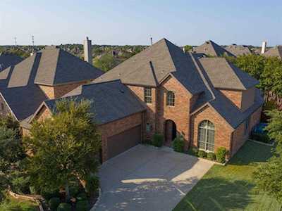 1017 Burnett Drive Lantana, TX 76226