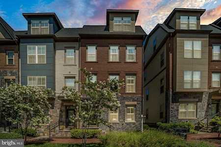 1737 13th St S Arlington, VA 22204