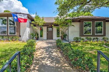 9447 Viewside Drive Dallas, TX 75231