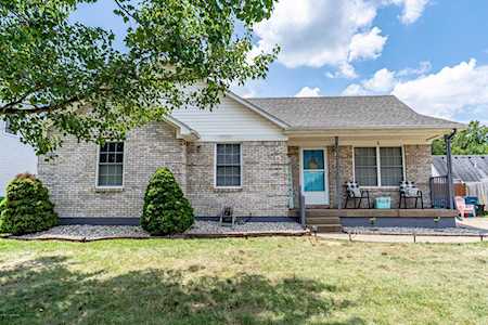 301 Lakes Edge Dr Shepherdsville, KY 40165