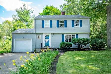 20 Oak Ridge Road Reading, MA 01867