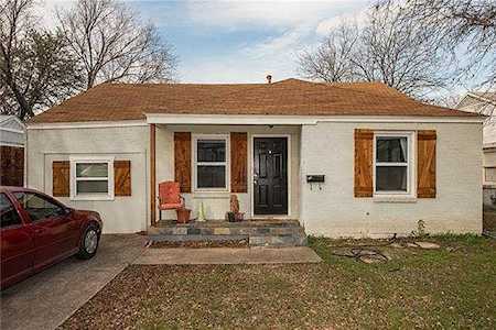 2800 W Bewick Street Fort Worth, TX 76109