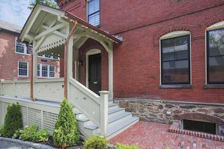 189 Walnut St #189 Brookline, MA 02445