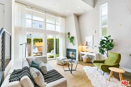 1228 21st Street #D Santa Monica, CA 90404
