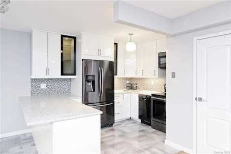 15 Stewart Place #7F White Plains, NY 10603