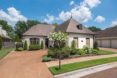 1856 E Laurel Hollow Ln Collierville, TN 38017