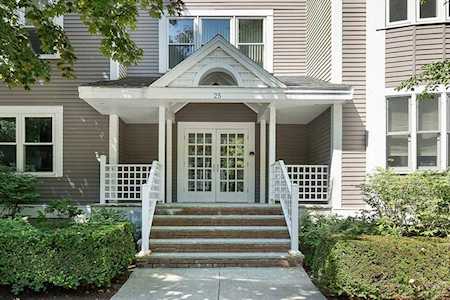 25 Holly Ln #2A Brookline, MA 02467
