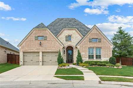 8717 Honeysuckle Drive Lantana, TX 76226