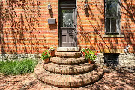 834 S Lazelle Street Columbus, OH 43206