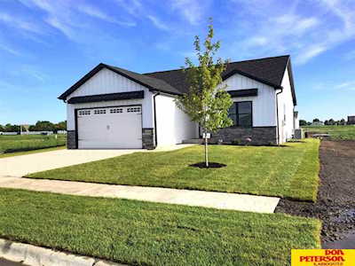 3094 Cottage Grove Ln Fremont, NE 68025