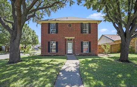 2200 Chatam Hill Street Grapevine, TX 76051