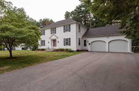 10 Willowby Way Lynnfield, MA 01940