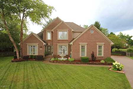 8415 Fieldcrest Ct Louisville, KY 40299