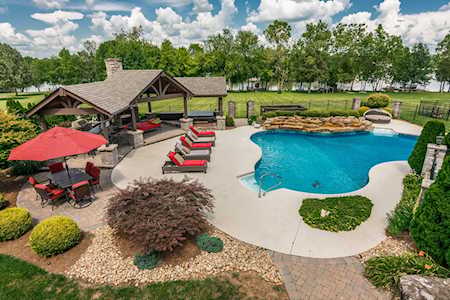 518 Bay Point Dr Gallatin, TN 37066