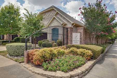 4033 Fairmont Court Bedford, TX 76021