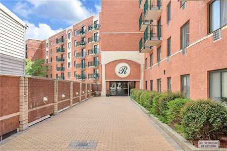 123 Mamaroneck Avenue #206 Mamaroneck, NY 10543